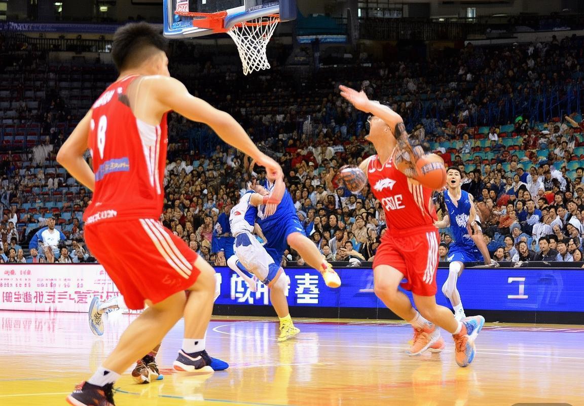 2018 CBA新疆VS浙江巅峰对决：激情瞬间回顾